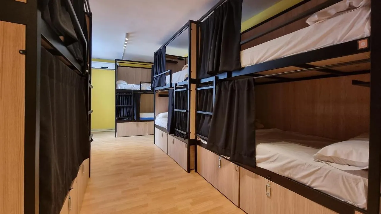 Hostel Onefam Les Corts Barcelona